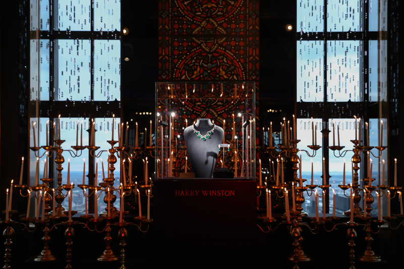 KATIE HOLMES VE NAOMI WATTS AYNI DAVETTE