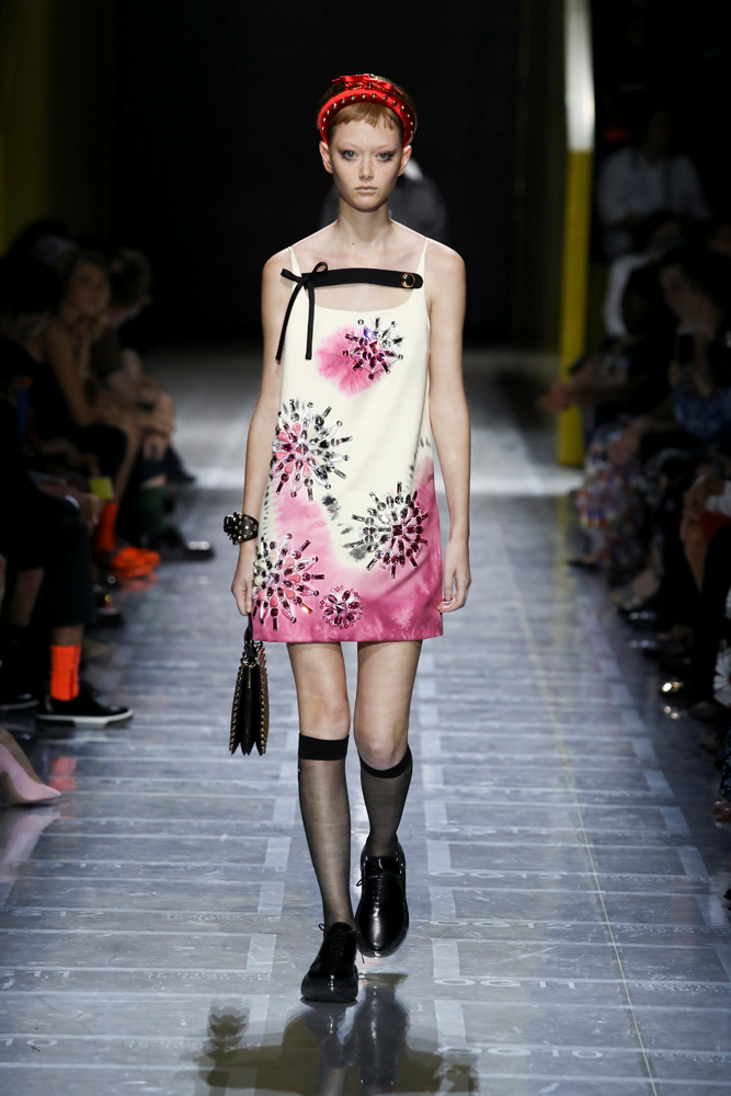 PRADA'DAN MİLANO'DA DEFİLE