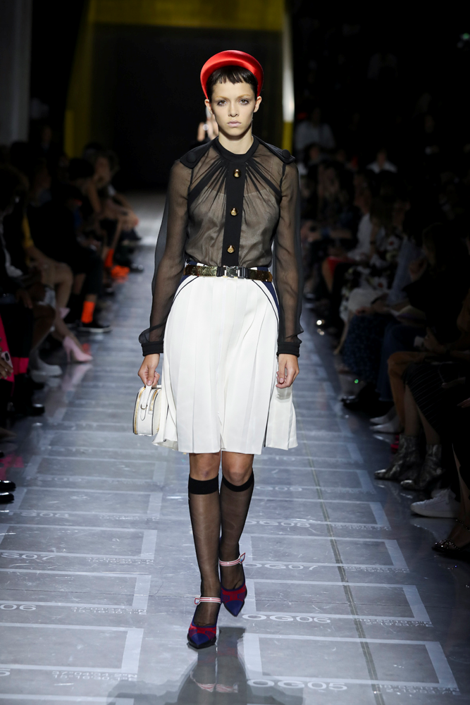 PRADA'DAN MİLANO'DA DEFİLE