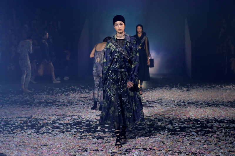 DIORDAN TEATRAL DEFİLE