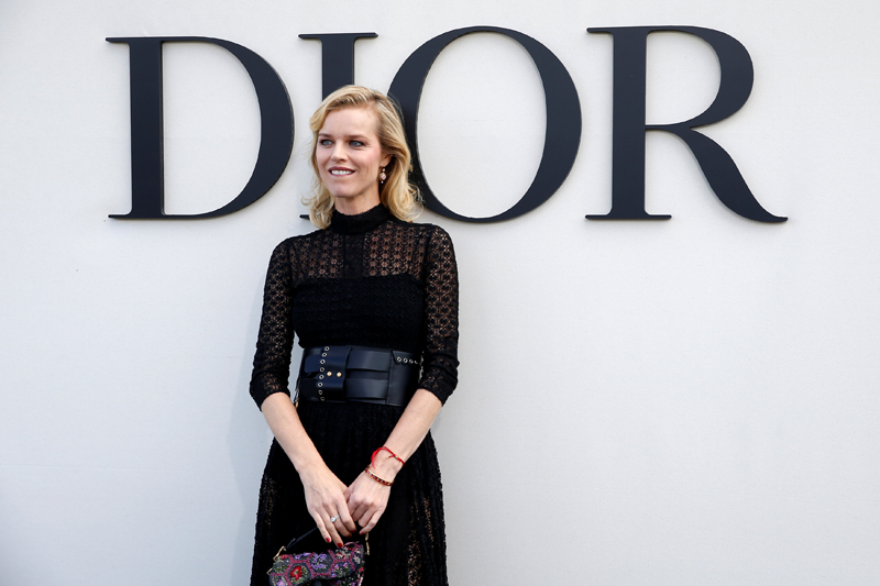 BLAKE LIVELY DIOR DEFİLESİNDEYDİ