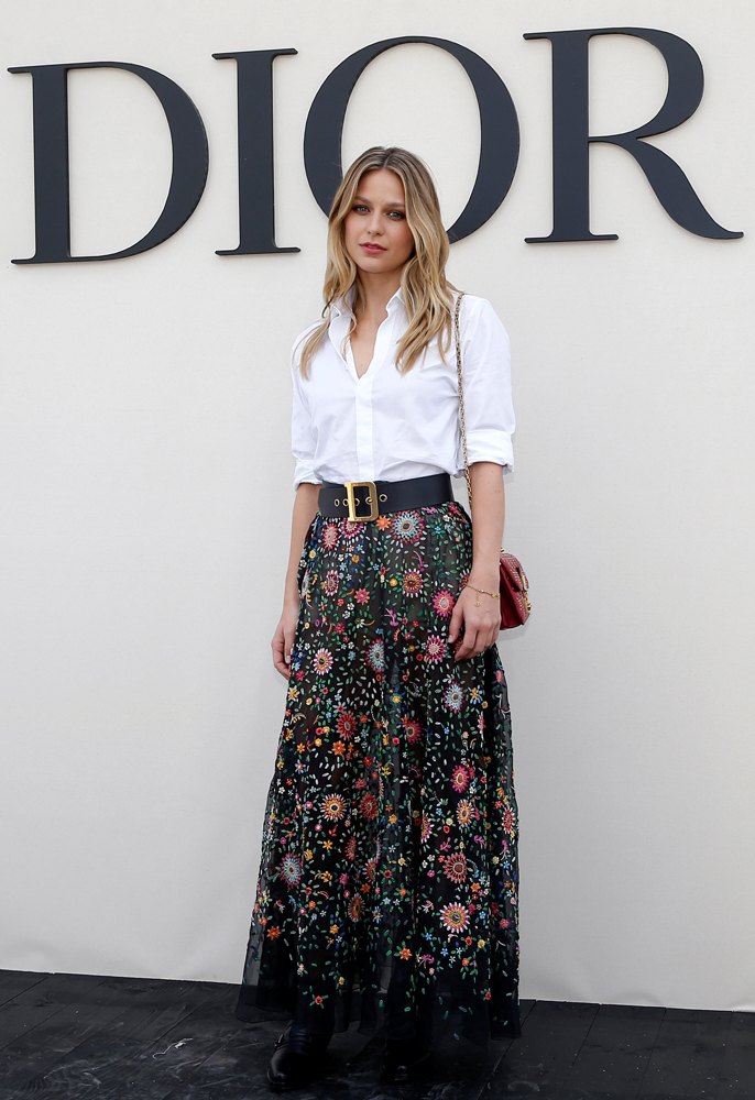 BLAKE LIVELY DIOR DEFİLESİNDEYDİ