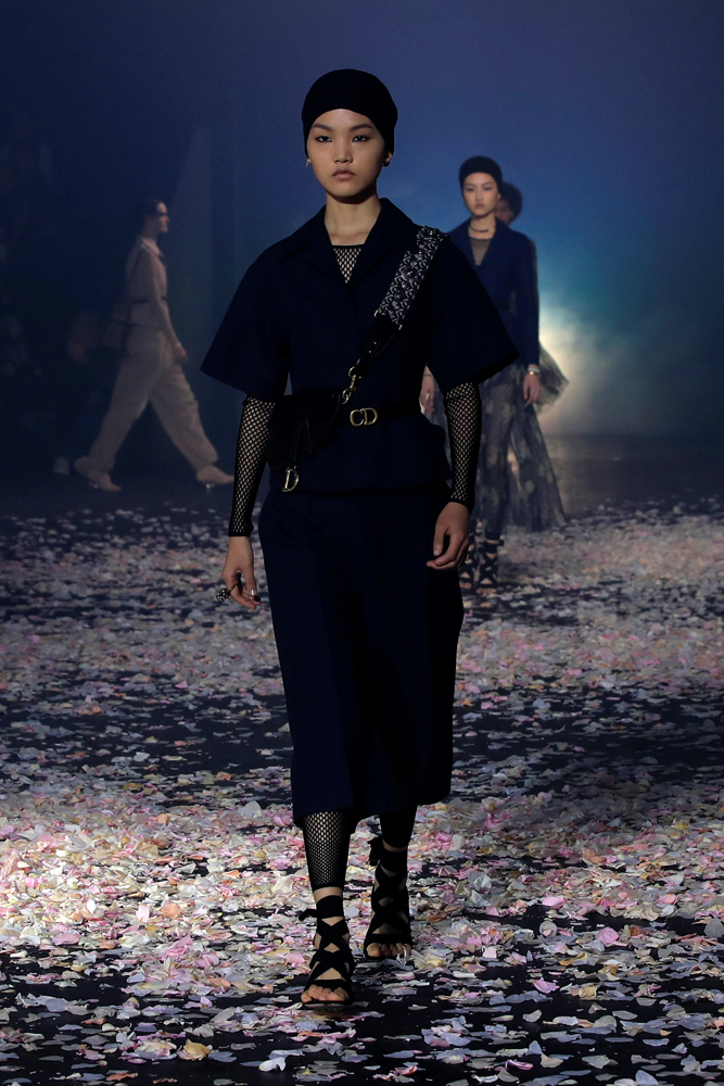 DIORDAN TEATRAL DEFİLE