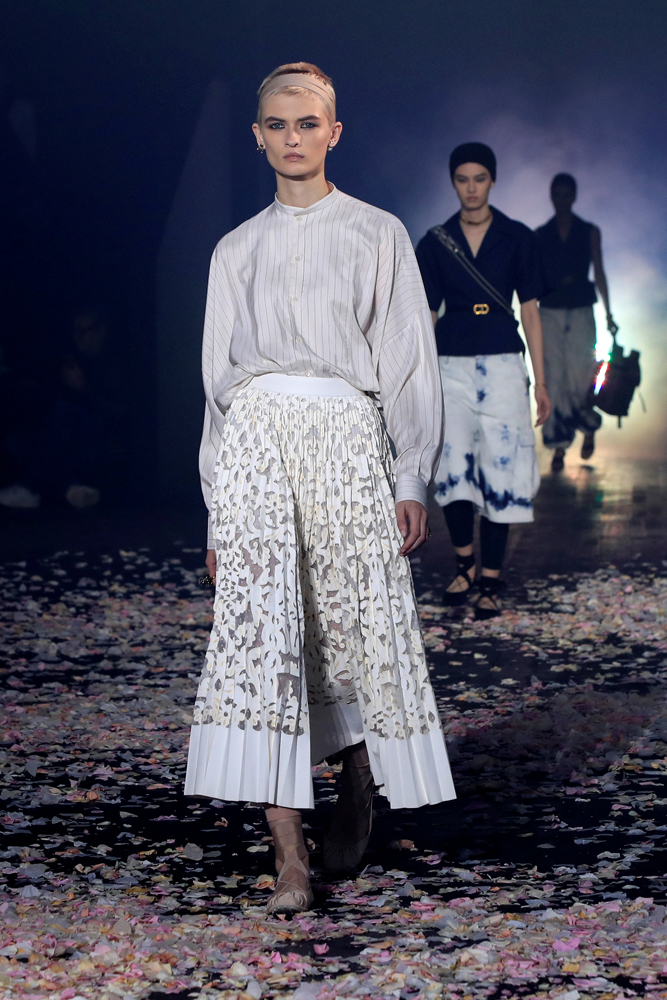 DIORDAN TEATRAL DEFİLE