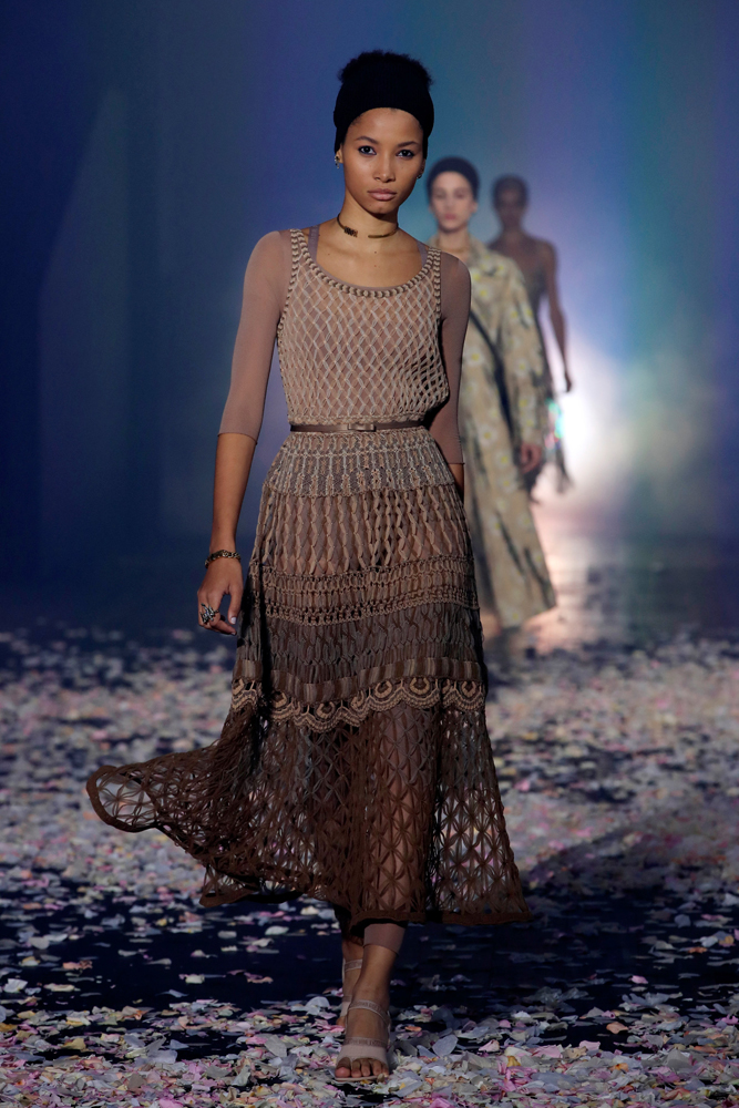 DIORDAN TEATRAL DEFİLE