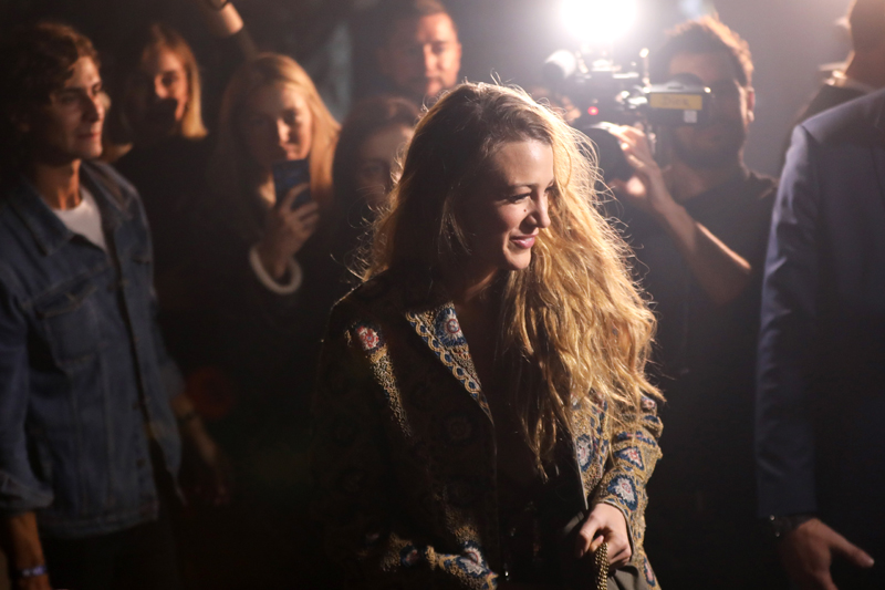 BLAKE LIVELY DIOR DEFİLESİNDEYDİ