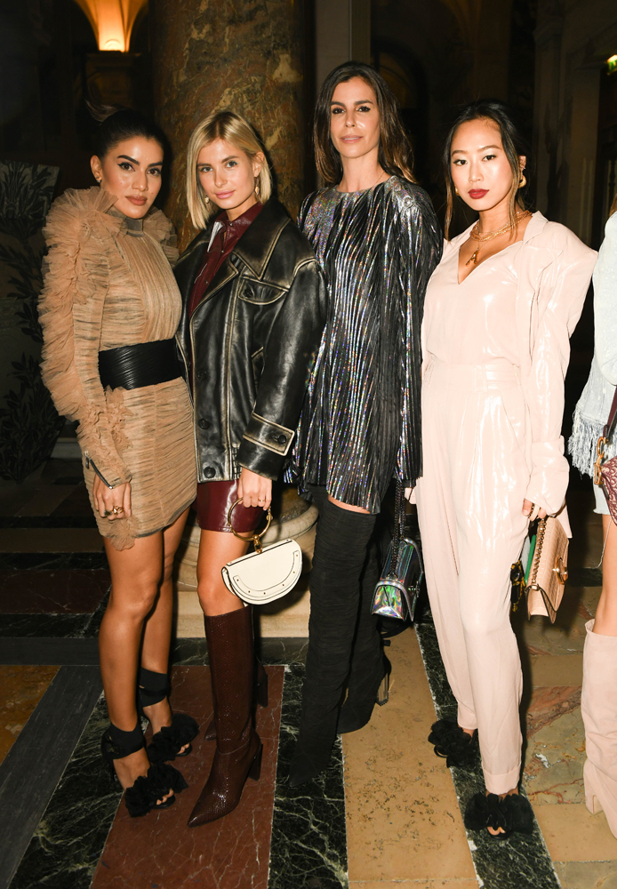 BALMAIN DEFİLESİNİ İZLEDİLER