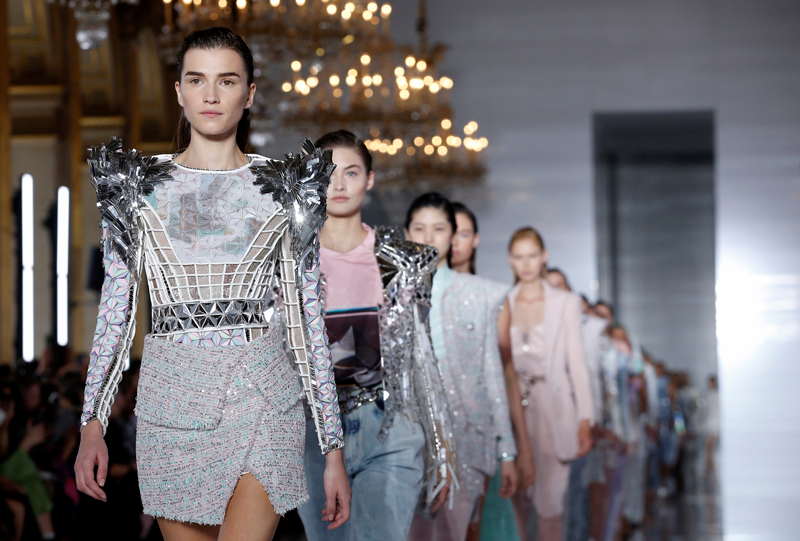 PARİSTE BALMAIN RÜZGARI