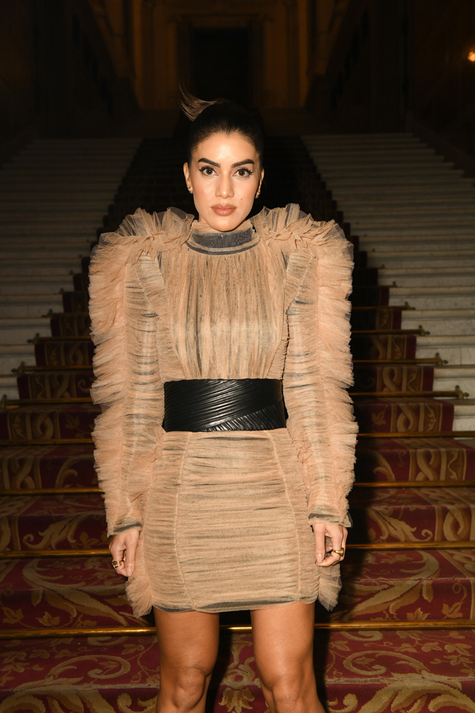 BALMAIN DEFİLESİNİ İZLEDİLER