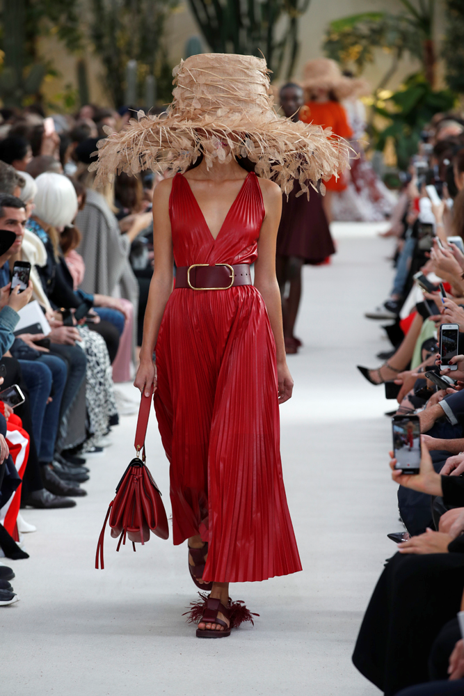 PARİS MODA HAFTASINDA VALENTINO