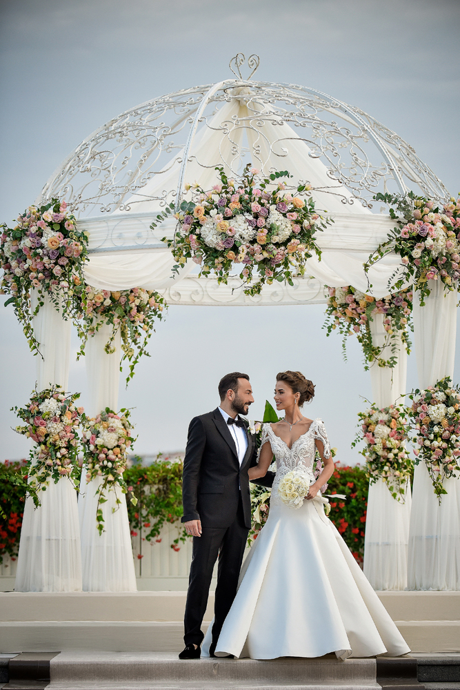 BENSU SORAL VE HAKAN BAŞ EVLENDİ