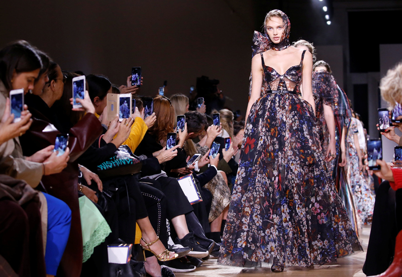 ELIE SAAB İLKBAHAR/YAZ 2019