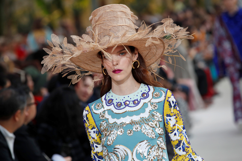 PARİS MODA HAFTASINDA VALENTINO