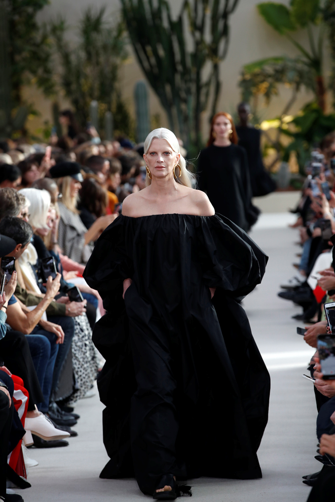 PARİS MODA HAFTASINDA VALENTINO