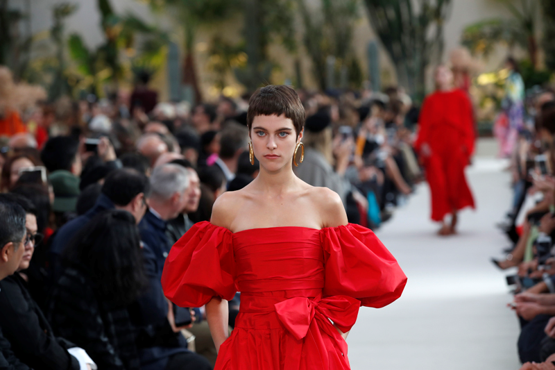 PARİS MODA HAFTASINDA VALENTINO