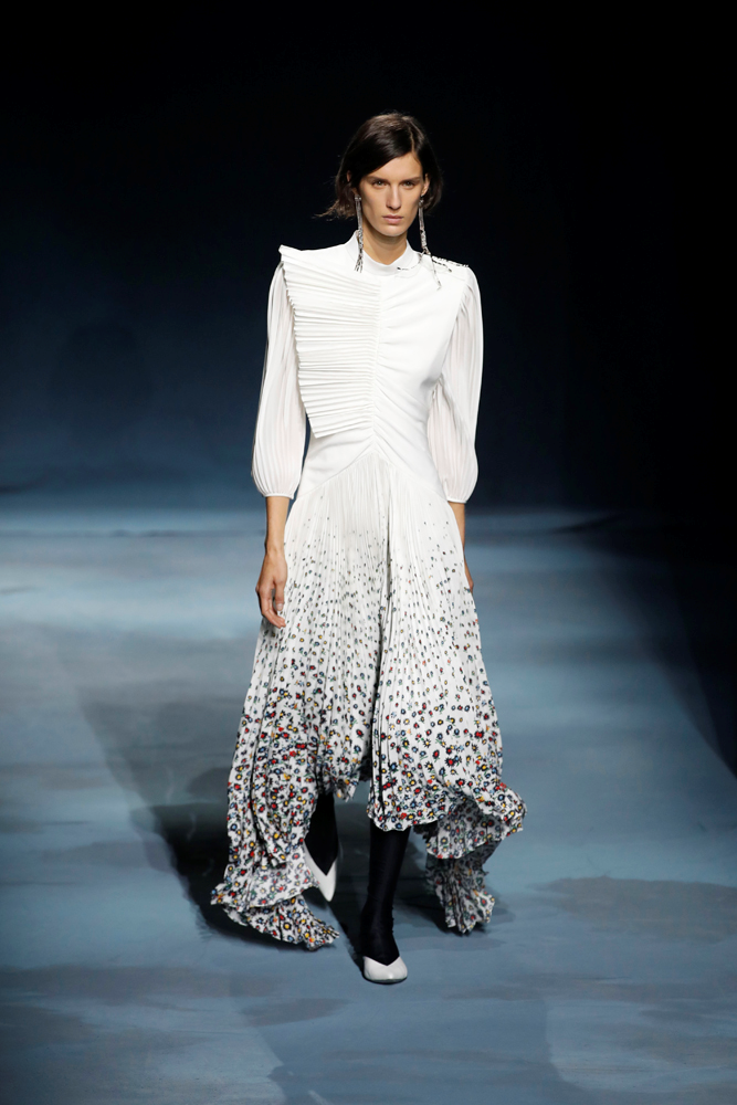 GIVENCHY DEFİLESİ'NDE HOLLYWOOD RÜZGARI 