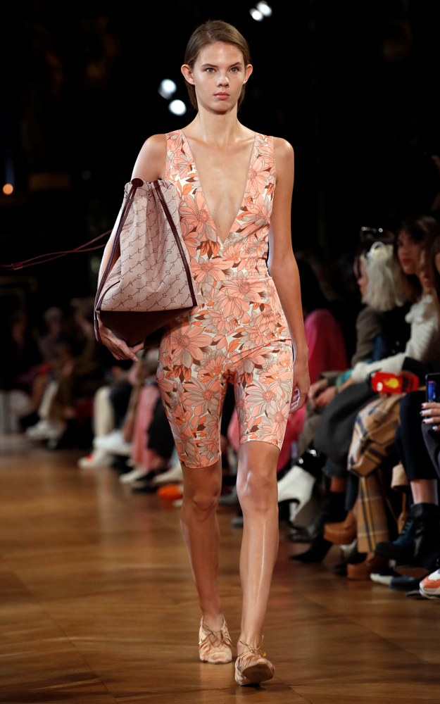 STELLA MCCARTNEY 2019 İLKBAHAR/YAZ DEFİLESİ 