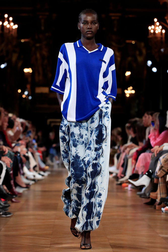 STELLA MCCARTNEY 2019 İLKBAHAR/YAZ DEFİLESİ 