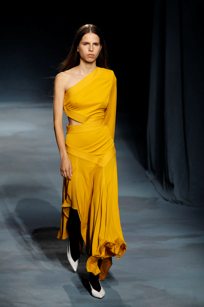 GIVENCHY DEFİLESİ'NDE HOLLYWOOD RÜZGARI 