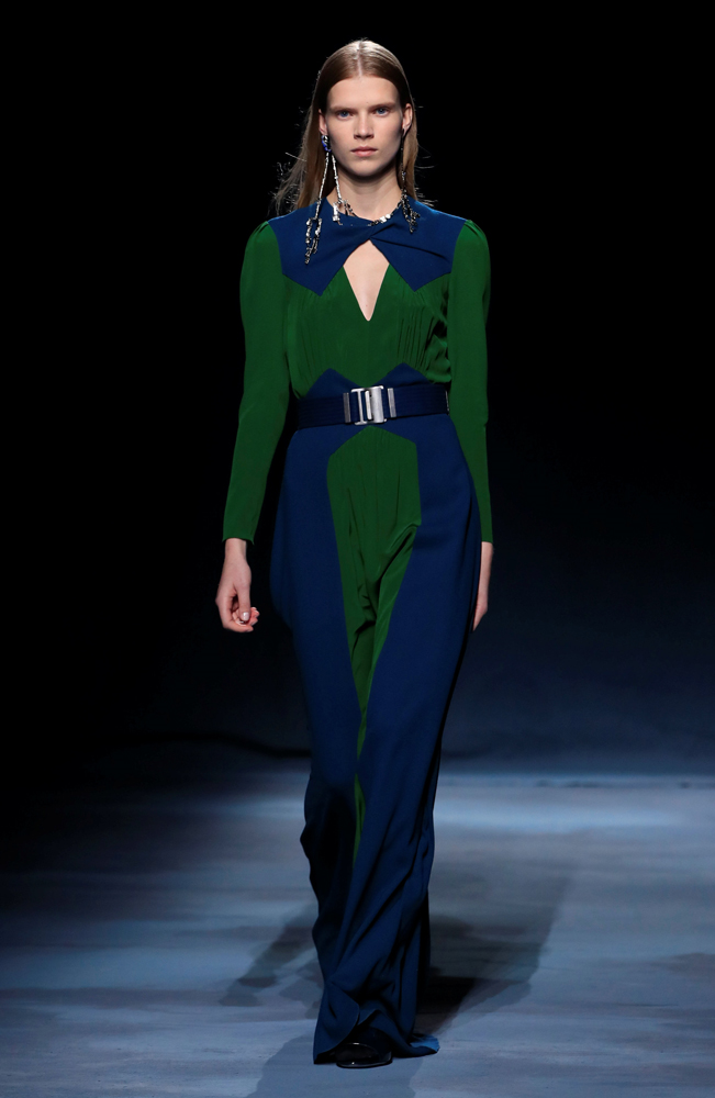 GIVENCHY DEFİLESİ'NDE HOLLYWOOD RÜZGARI 