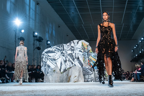 ALEXANDER MCQUEEN İLKBAHAR/YAZ 2019