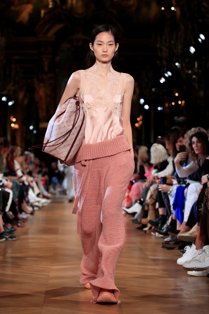 STELLA MCCARTNEY 2019 İLKBAHAR/YAZ DEFİLESİ 