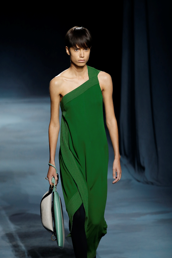 GIVENCHY DEFİLESİ'NDE HOLLYWOOD RÜZGARI 