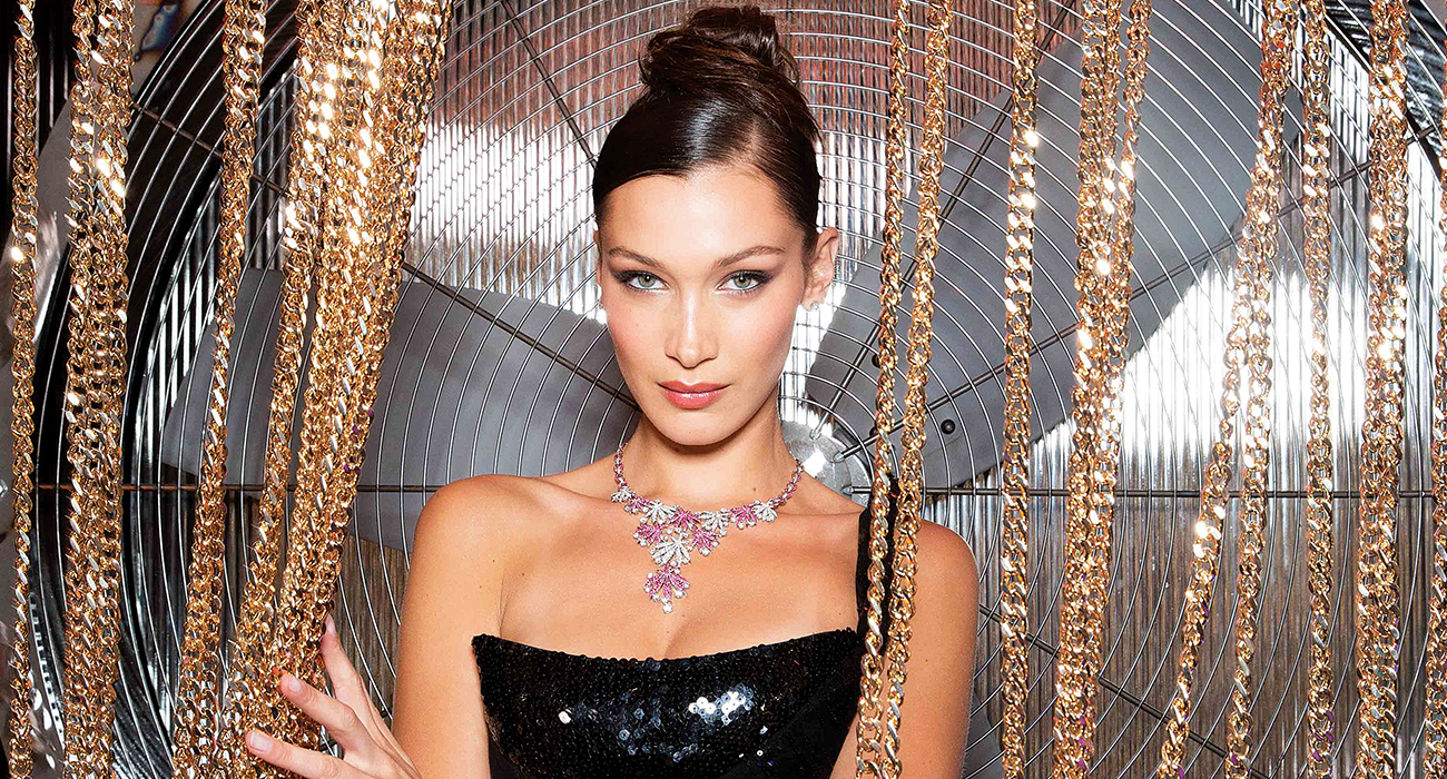 YENİ KOLEKSİYONA RENKLİ PARTİ 