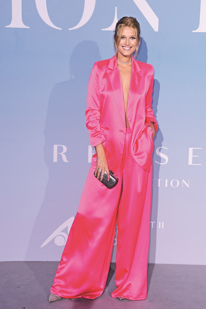 MONTE-CARLO'DA YARDIM GECESİ 