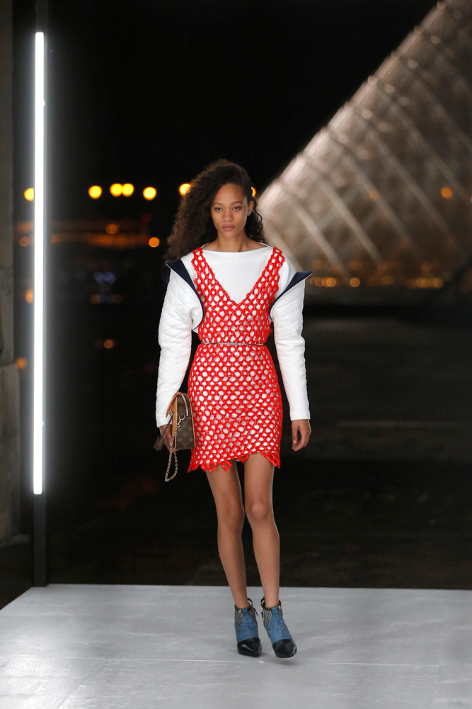 LOUIS VUITTON 2019 İLKBAHAR/YAZ DEFİLESİ 