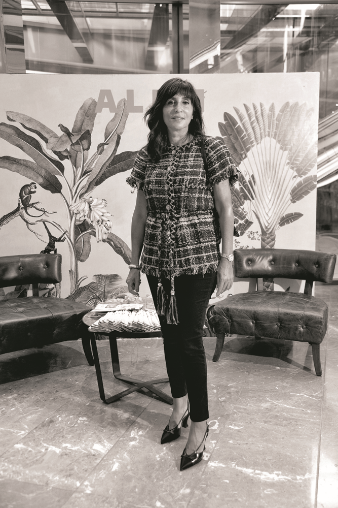 NORA KALPAKÇIOĞLU'NUN LÜKSLERİ 