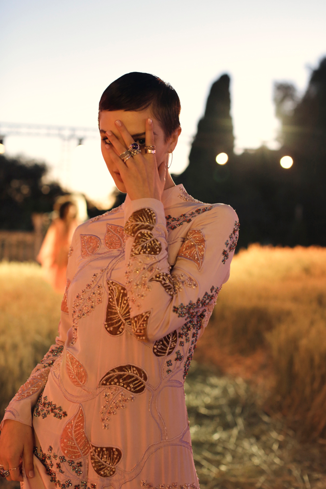 ÜNLÜ İSİMLER NICETE