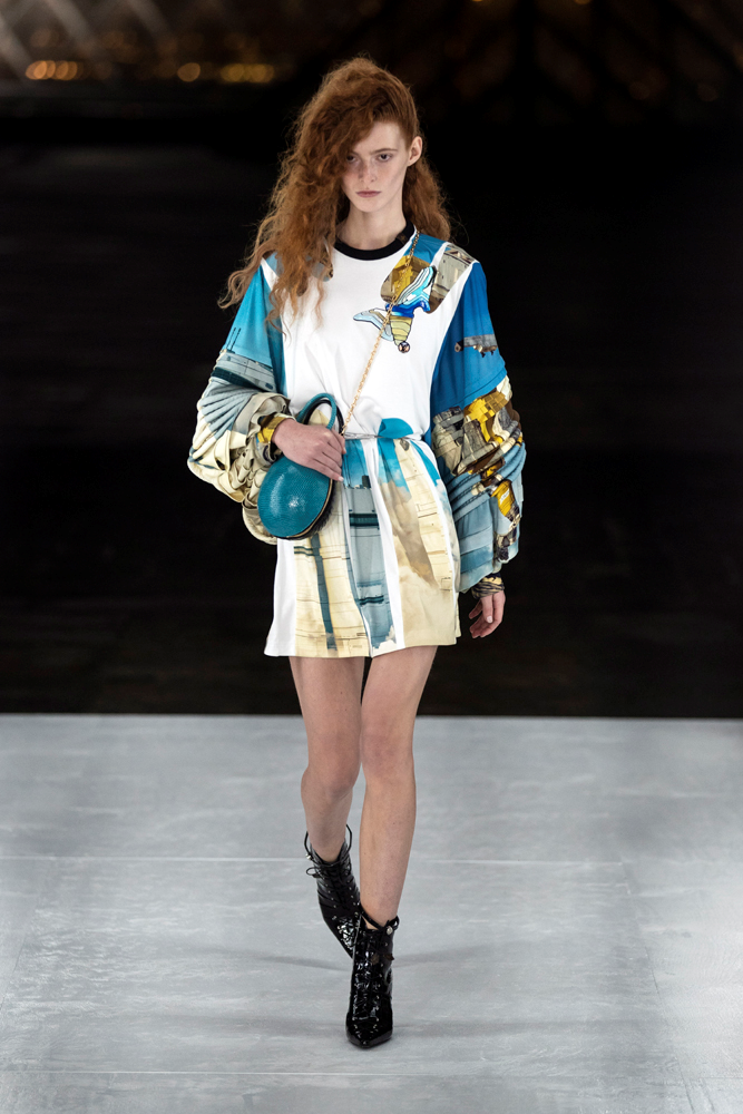 LOUIS VUITTON 2019 İLKBAHAR/YAZ DEFİLESİ 