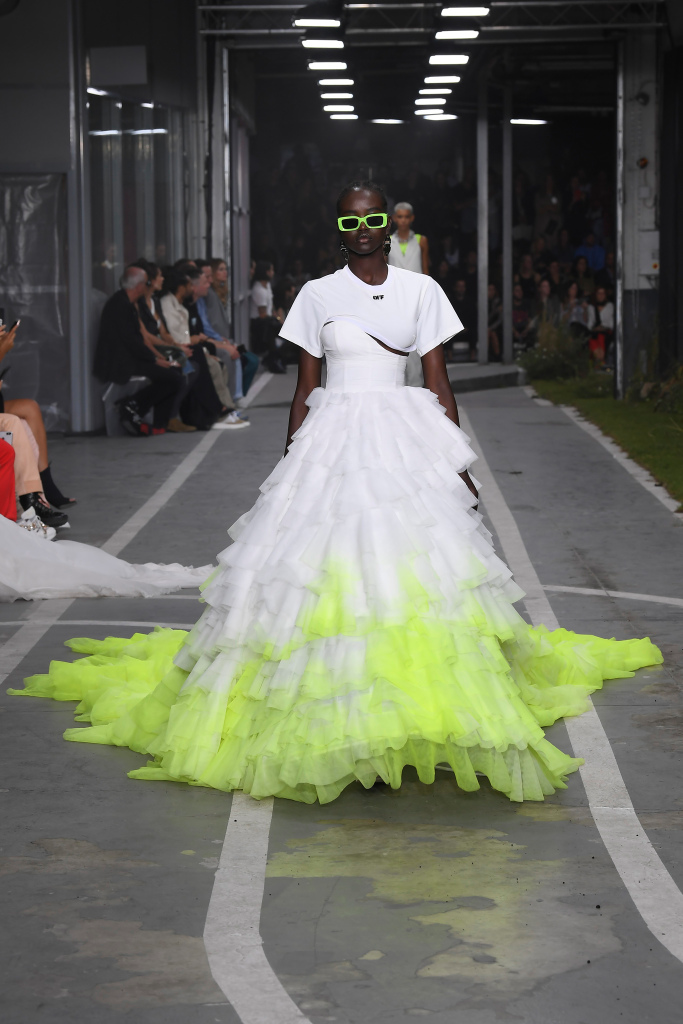 BEYONCÉ'NİN TERCİHİ OFF-WHITE