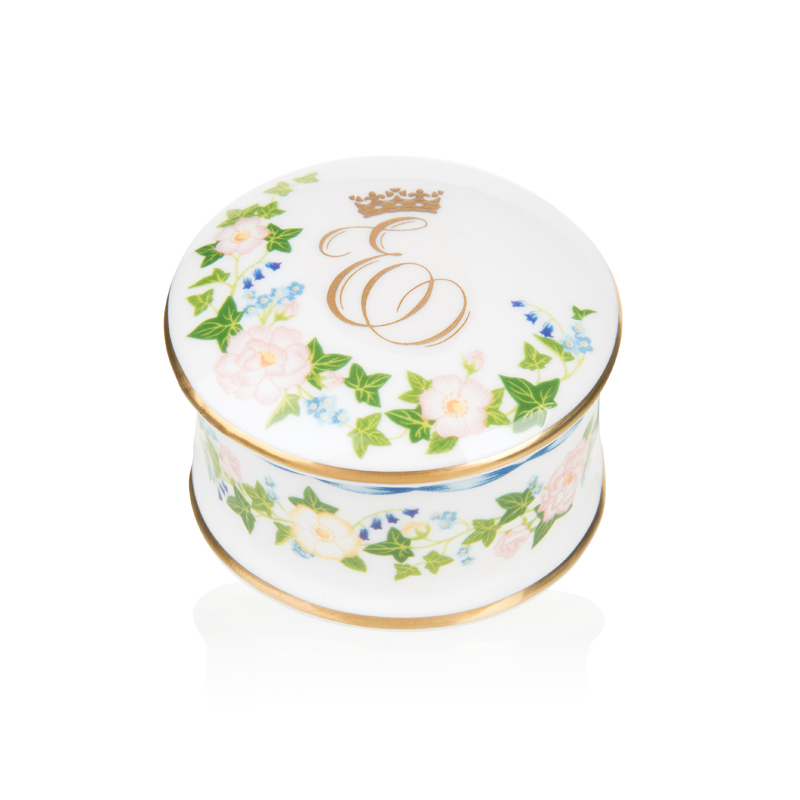 PRENSES EUGENIE VE JACK BROOKSBANKİN PORSELENLERİ