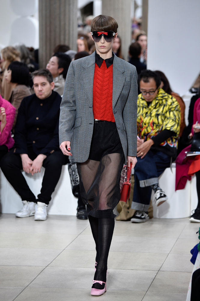 MİU MİU'DAN PARİS DEFİLESİ