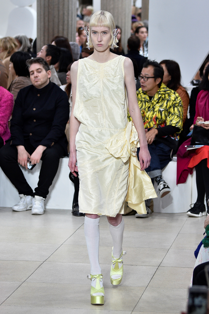 MİU MİU'DAN PARİS DEFİLESİ