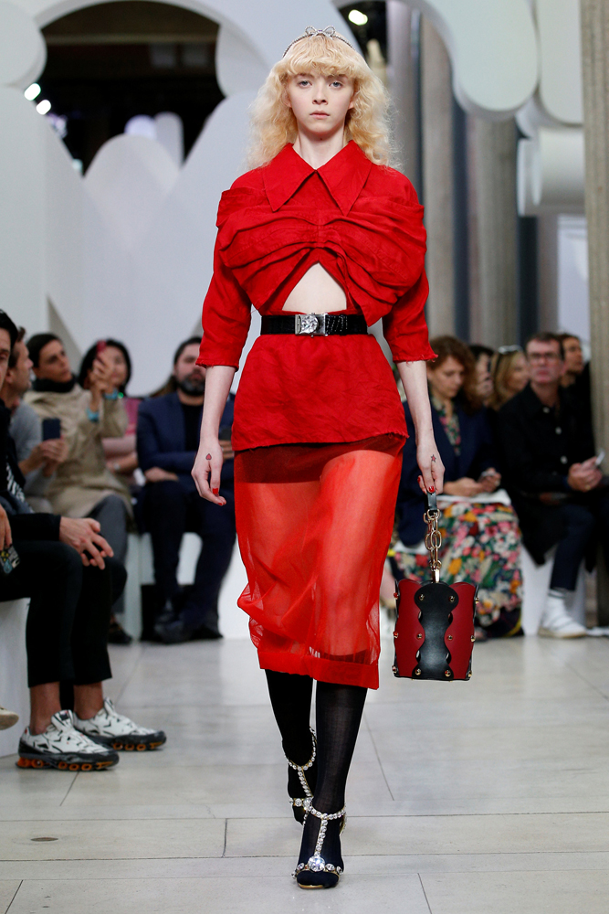 MİU MİU'DAN PARİS DEFİLESİ