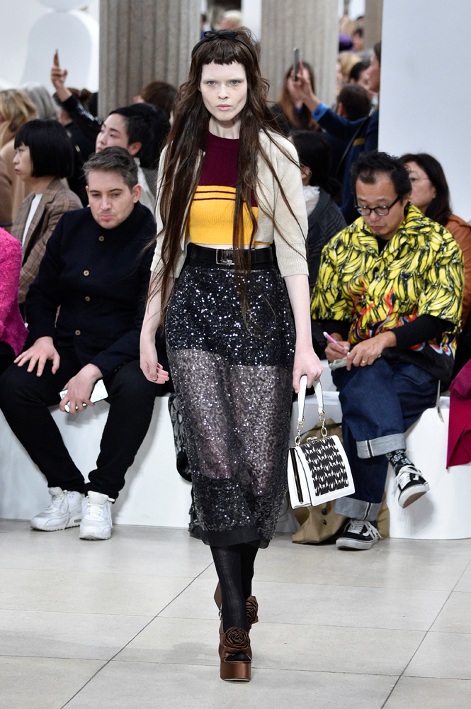 MİU MİU'DAN PARİS DEFİLESİ