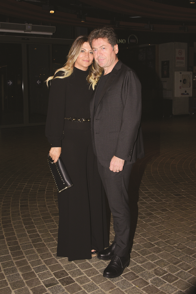 ÜNLÜLERDEN TOG YARARINA KONSER