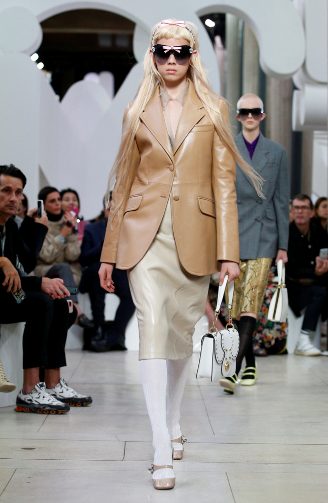 MİU MİU'DAN PARİS DEFİLESİ