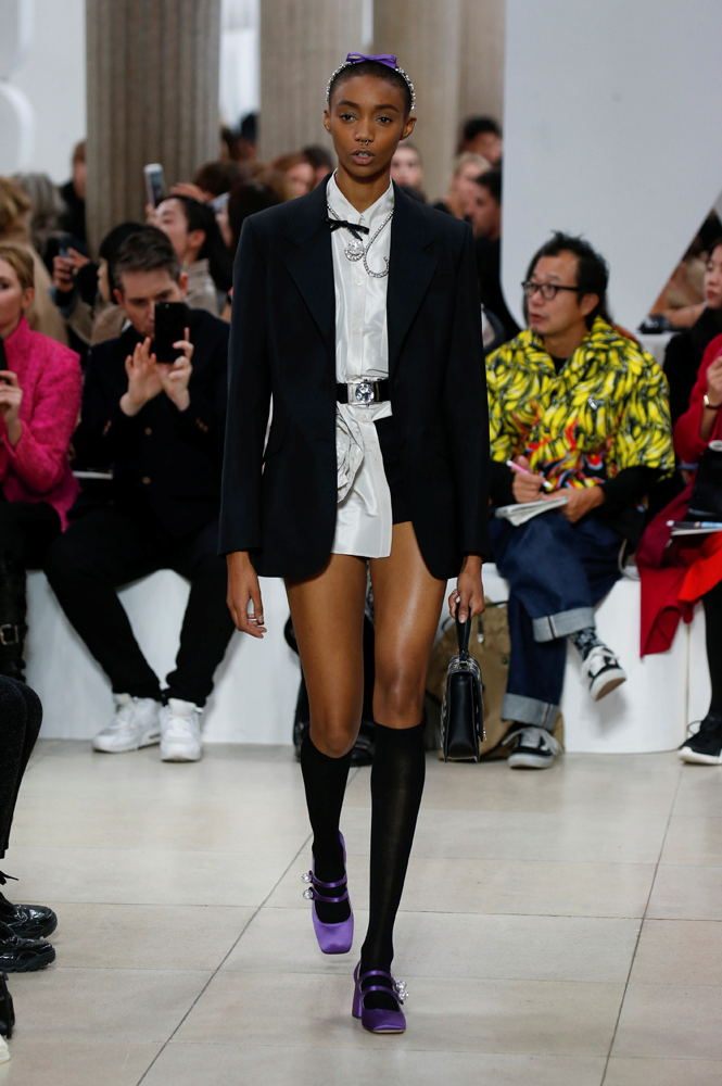 MİU MİU'DAN PARİS DEFİLESİ