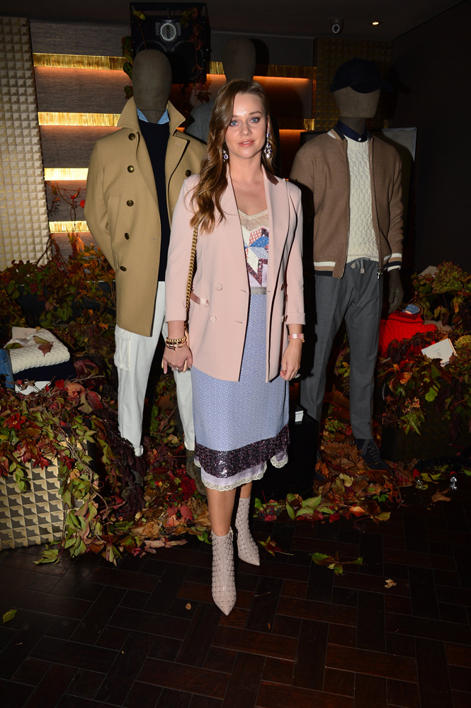 TÜRKİYEDE İLK MAĞAZA AÇILIŞI