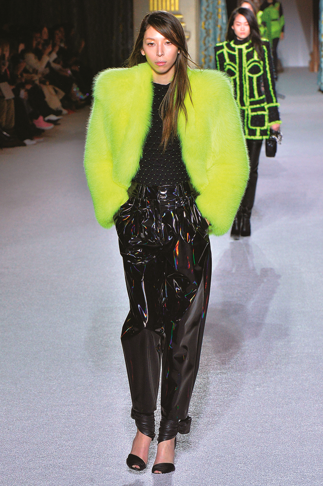 NEON TRENDİNE ALIŞMALI MI?