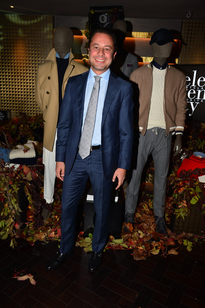 TÜRKİYEDE İLK MAĞAZA AÇILIŞI