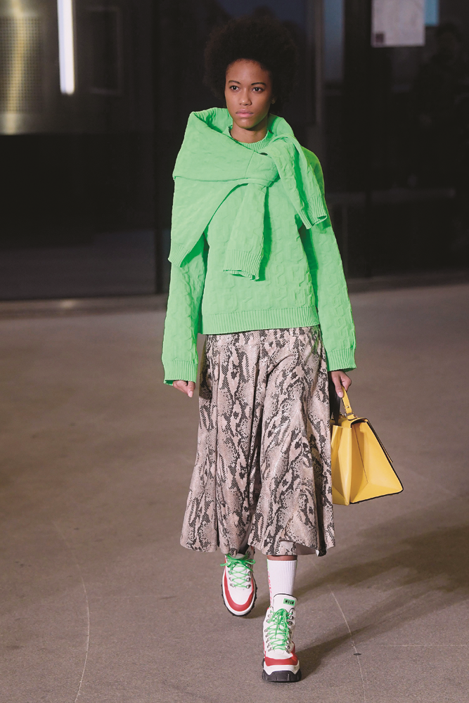 NEON TRENDİNE ALIŞMALI MI?