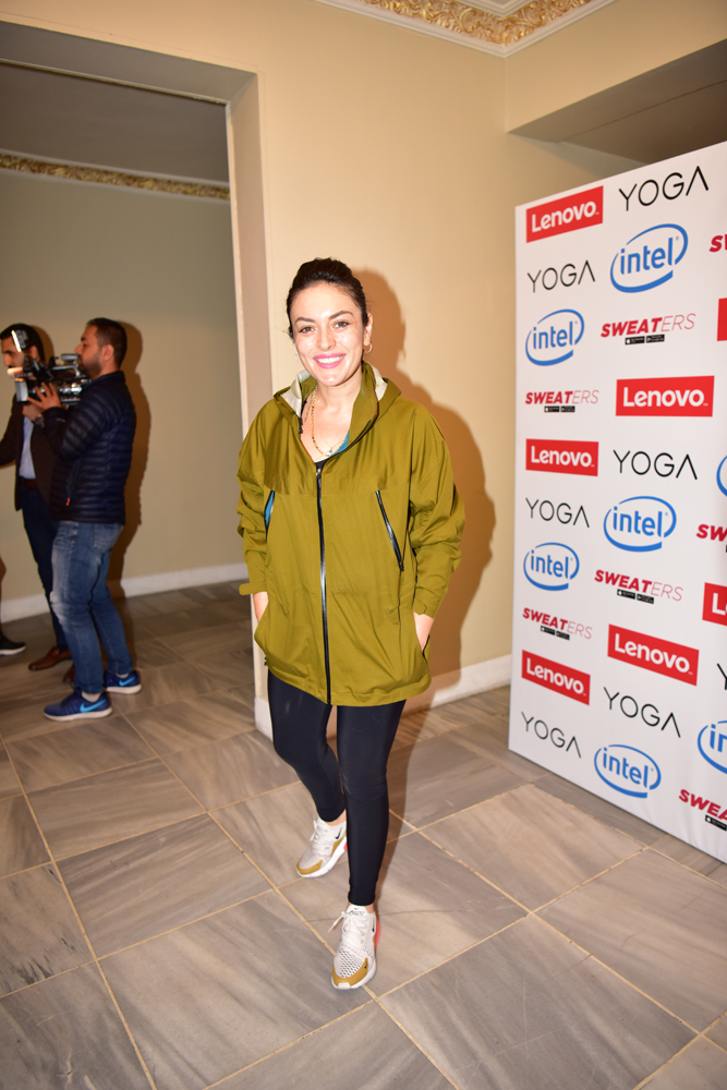 MUM IŞIĞINDA AKŞAM YOGASI