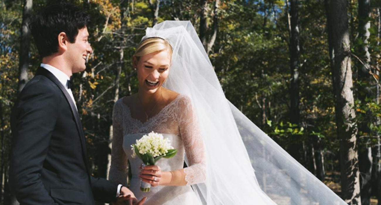 KARLIE KLOSS EVLENDİ