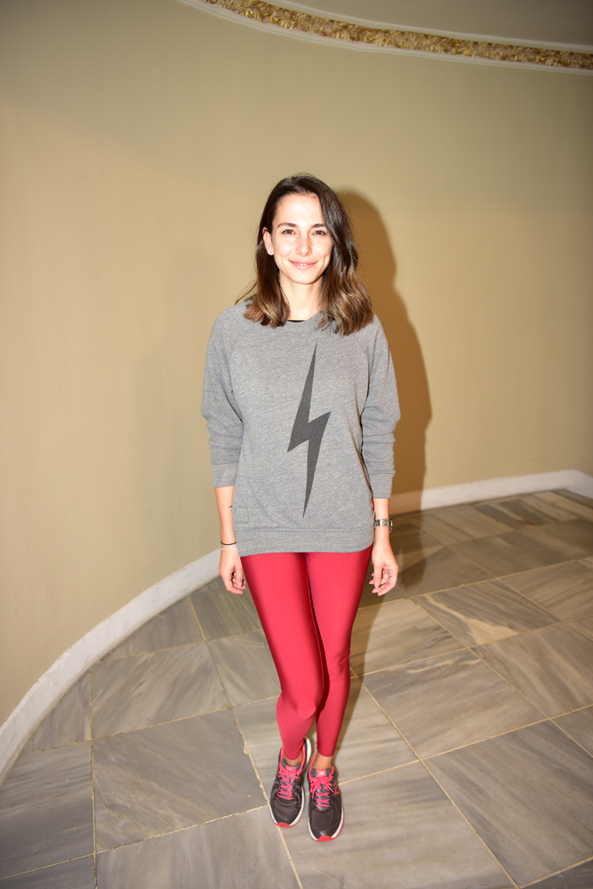 MUM IŞIĞINDA AKŞAM YOGASI