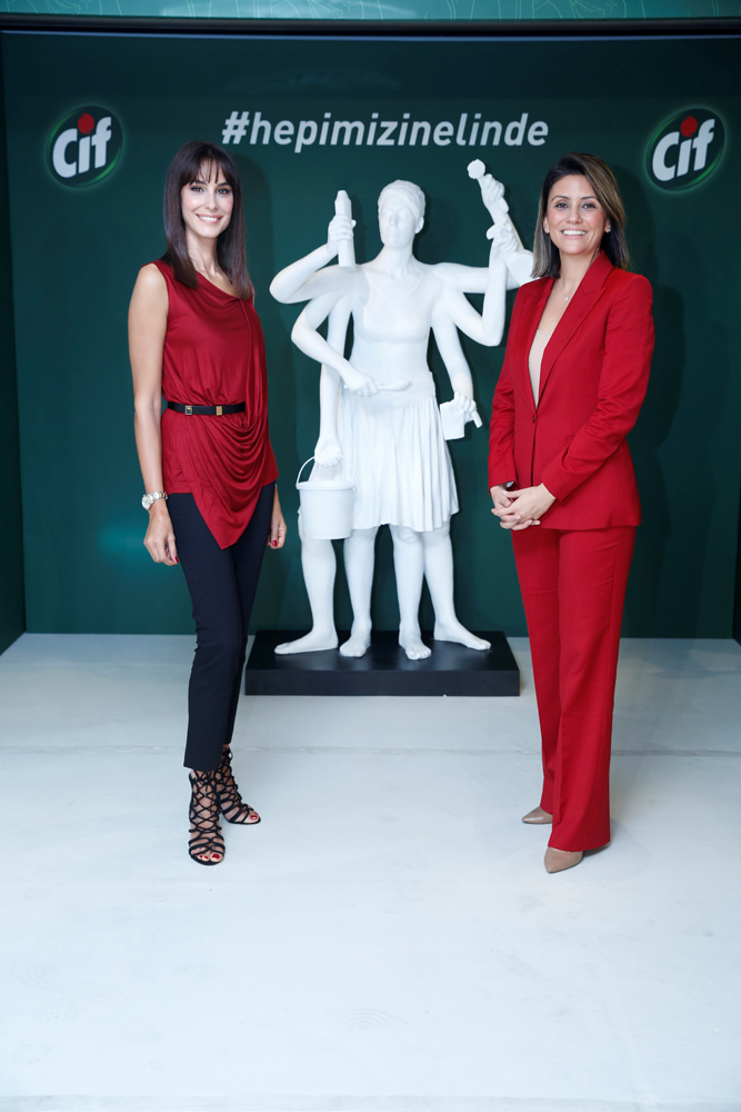 ARZUM ONAN'IN HEYKELİNDEKİ ANLAMLI MESAJ